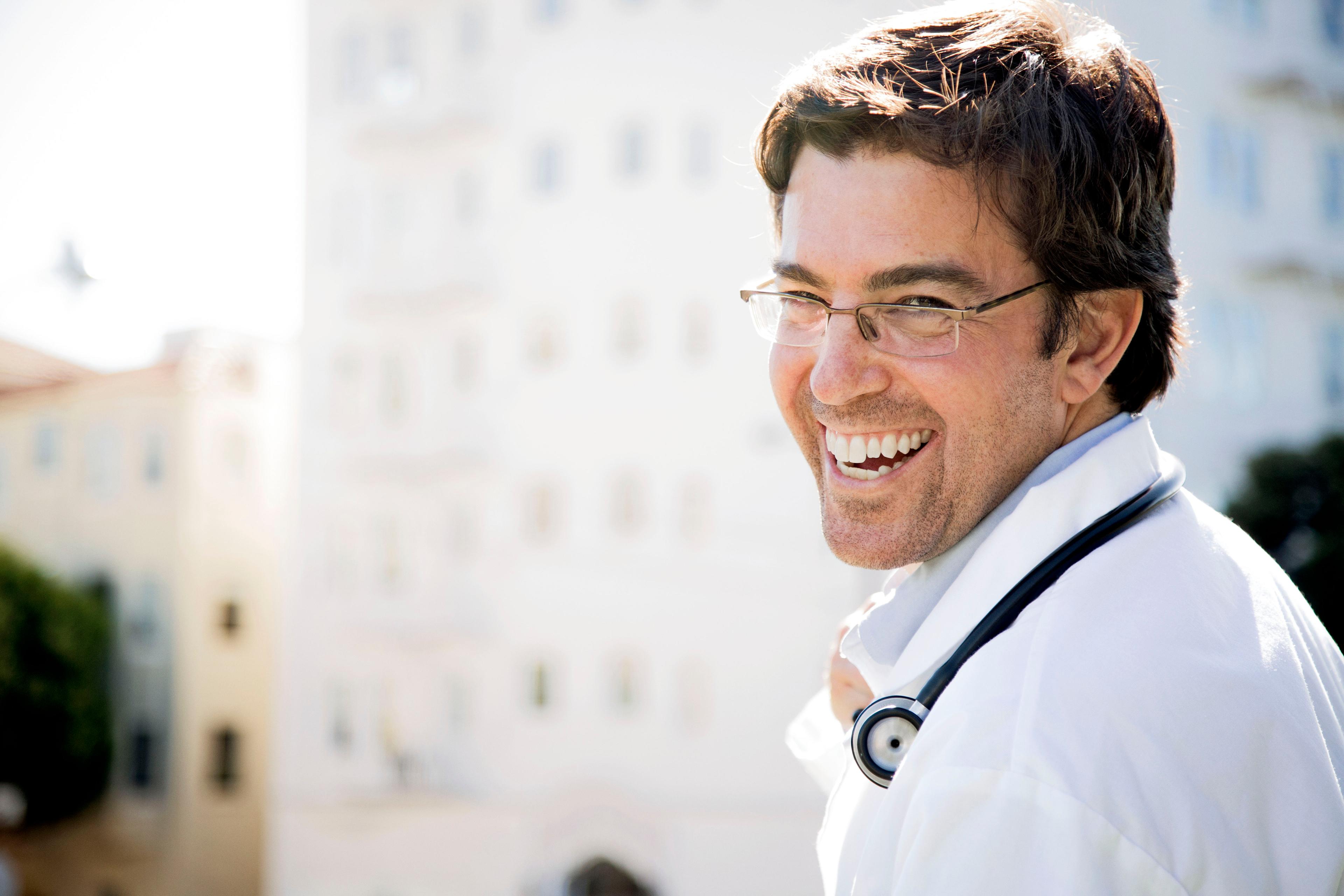 Healthy Humorist Brad Nieder MD Head Shot Hi Res