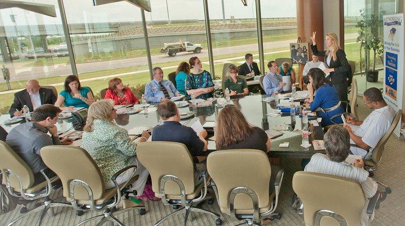 Corporate trainer-Betsy Allen-Manning -Dallas, Tx Leadership Speaker