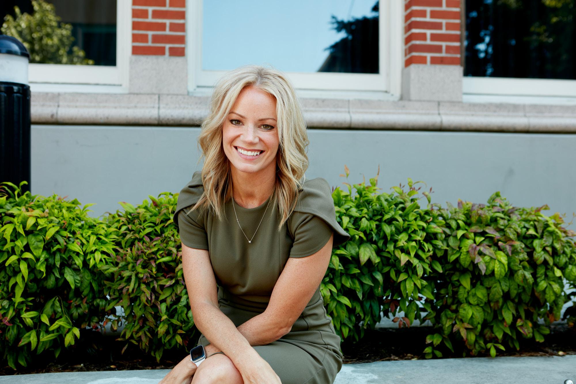 Alyson Van Hooser photo 4