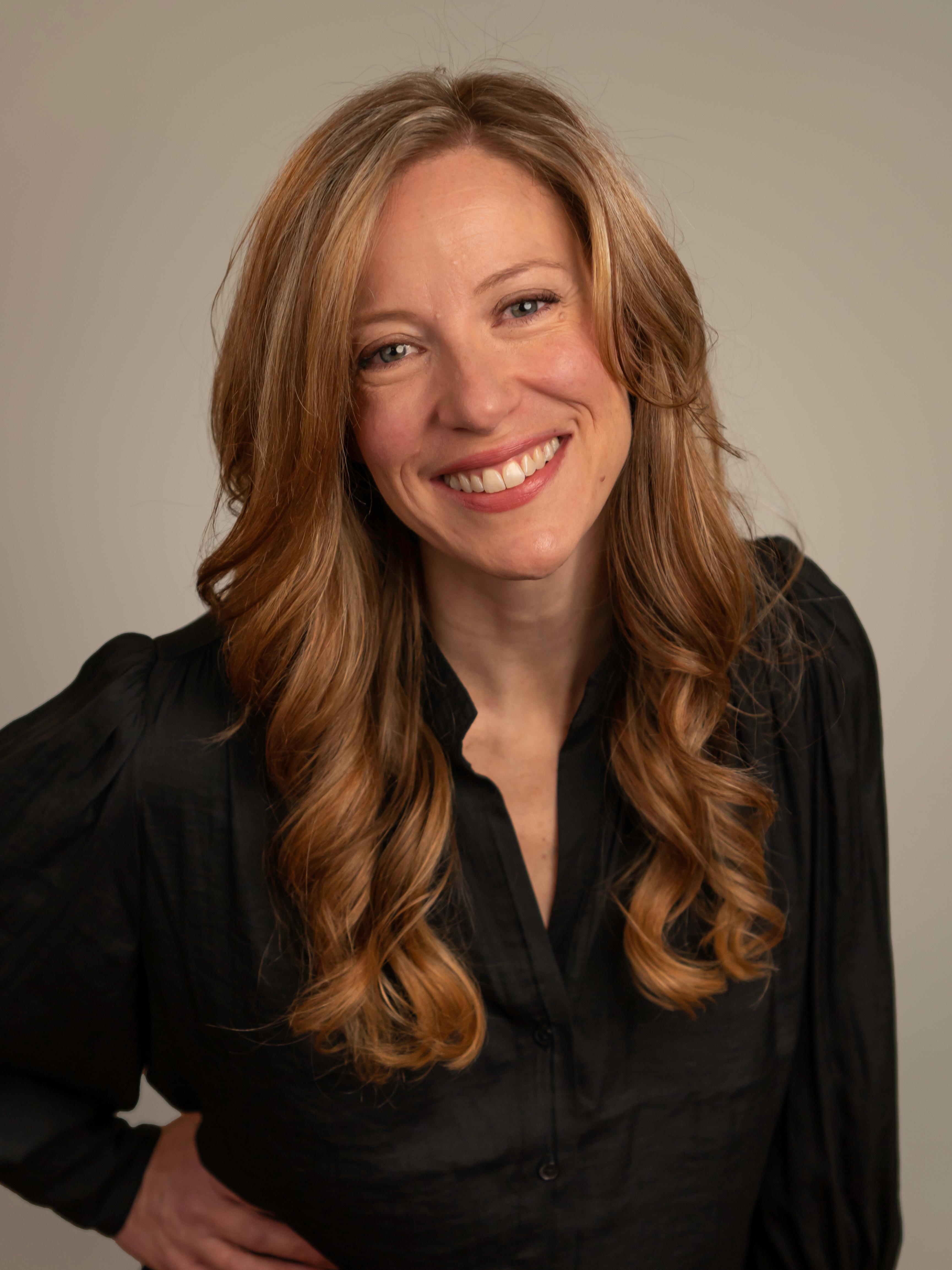 Sarah McVanel Headshot 2023 - 3