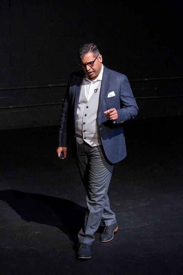 Deva I Justhy - In Action - Full Body